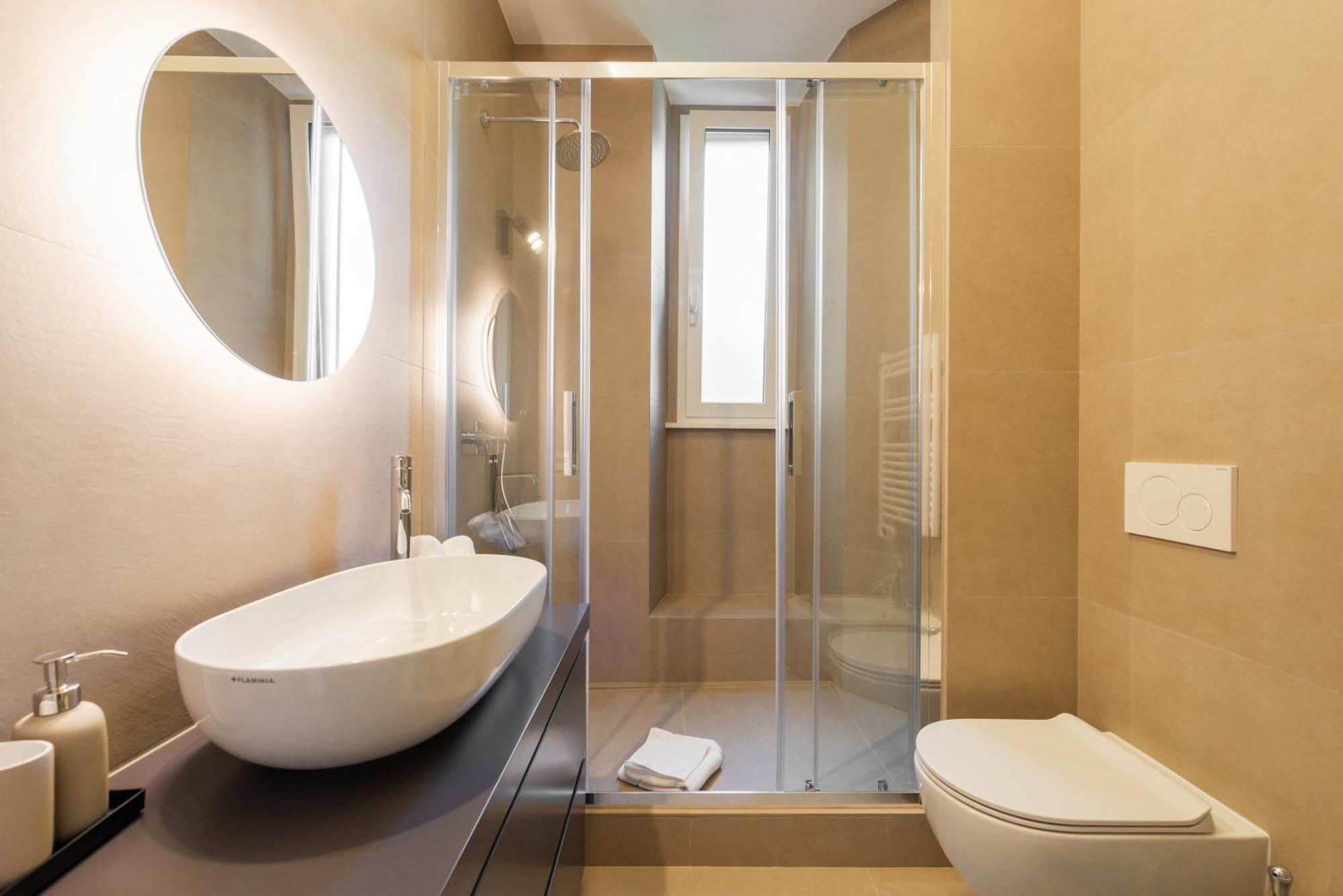 Elegant Haven Re Di By Hostand Appartement